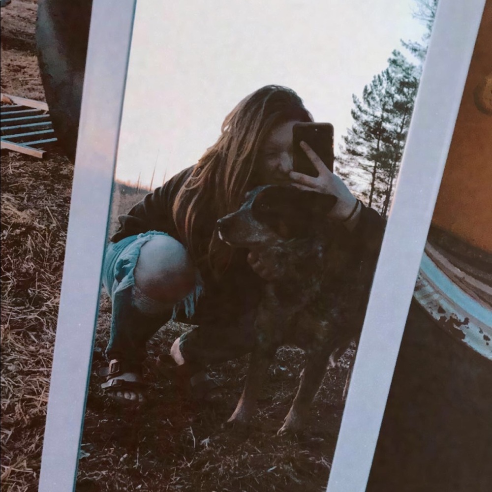 Meet your Posher, Caya